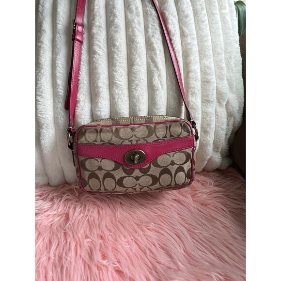 HOLD Vintage y2k Coach Hot Pink Crossbody with Turnlock - Picture 1 of 16